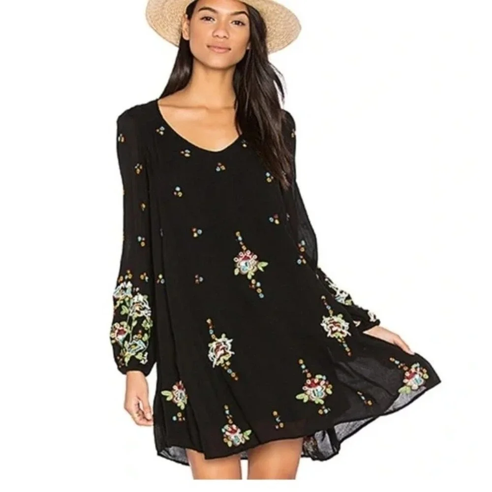 Free People Medium‎ Oxford Floral Embroidered Mini Dress